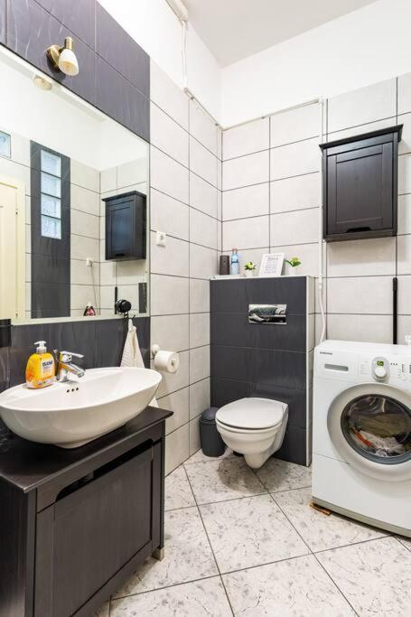 Annicku'S Stylish Budapest Apartment 외부 사진