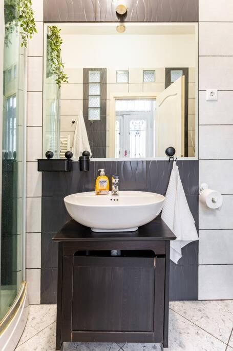 Annicku'S Stylish Budapest Apartment 외부 사진